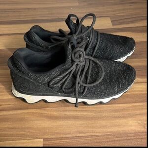 Sorel Kinetic Comfort Knit Sneakers Women's Size 9 NL3227-011 Black Gray White